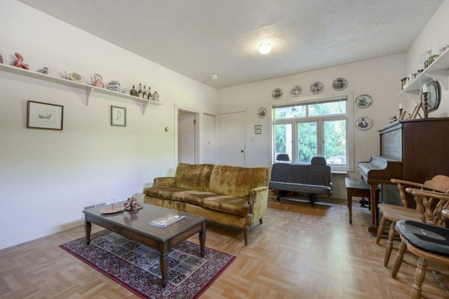 535 W 15th Street North Vancouver, BC - 8