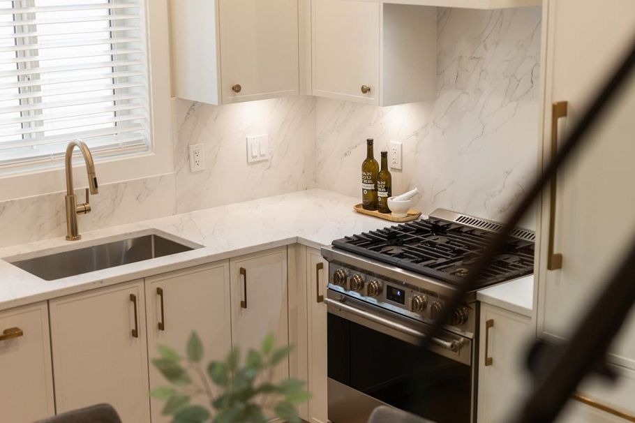 2053 E 4th Avenue Vancouver, BC - 10