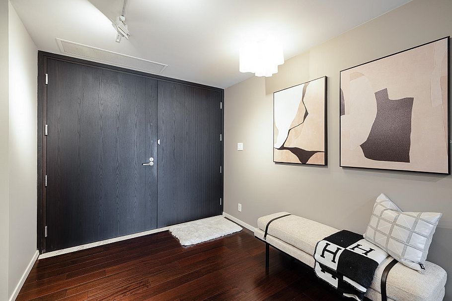 3307 1011 W Cordova Street Vancouver, BC - 2