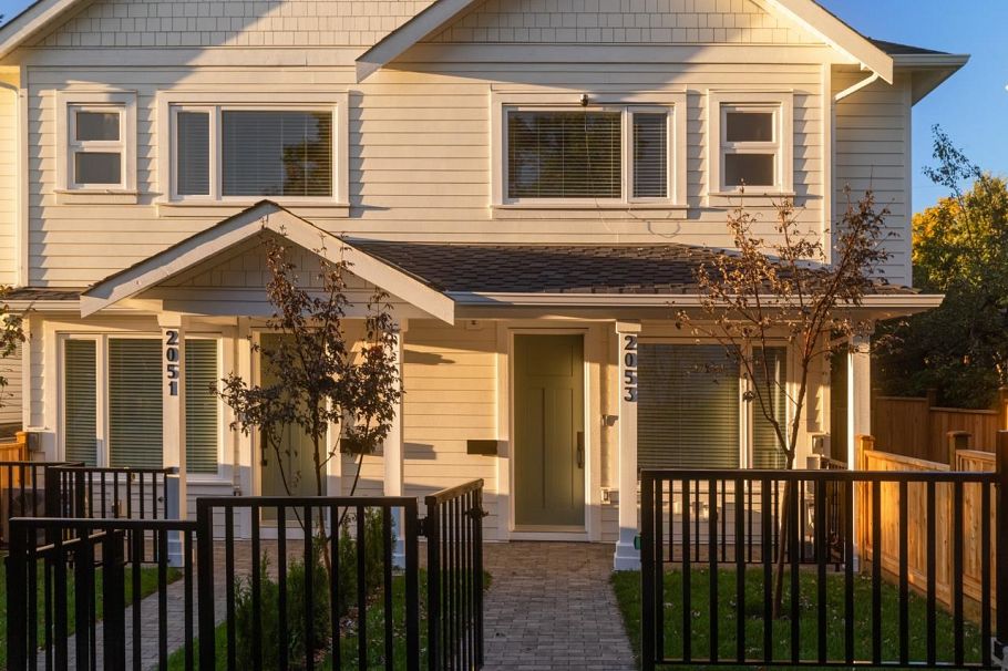 2053 E 4th Avenue Vancouver, BC - 1