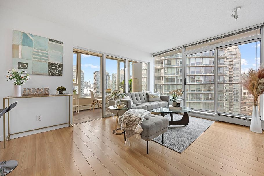 2806 688 Abbott Street Vancouver, BC - 1