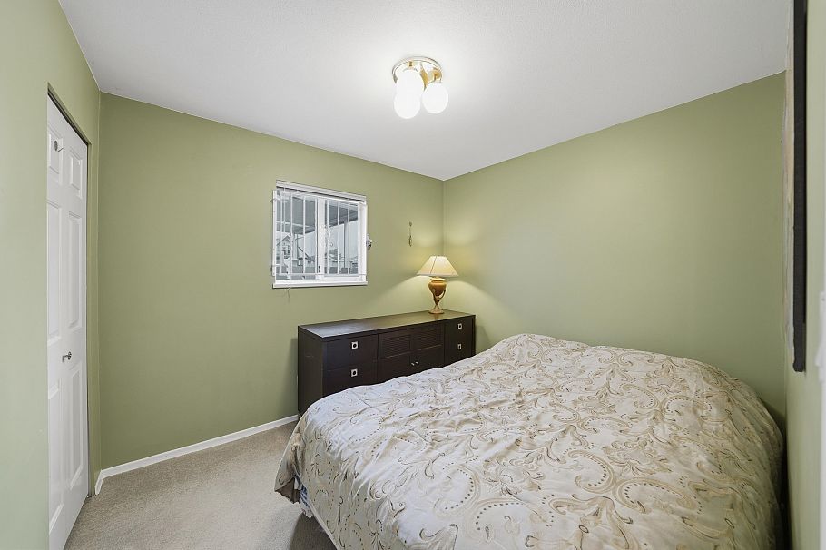 2915 Charles Street Vancouver, BC - 15