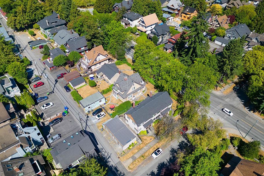 314 W 12th Avenue Vancouver, BC - 9