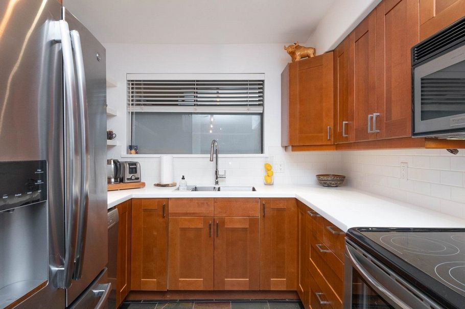 9 2151 Banbury Road North Vancouver, BC - 11