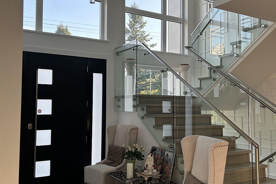 Main 4005 BOND STREET, Burnaby BC V5H 1E8 Burnaby, BC - 2