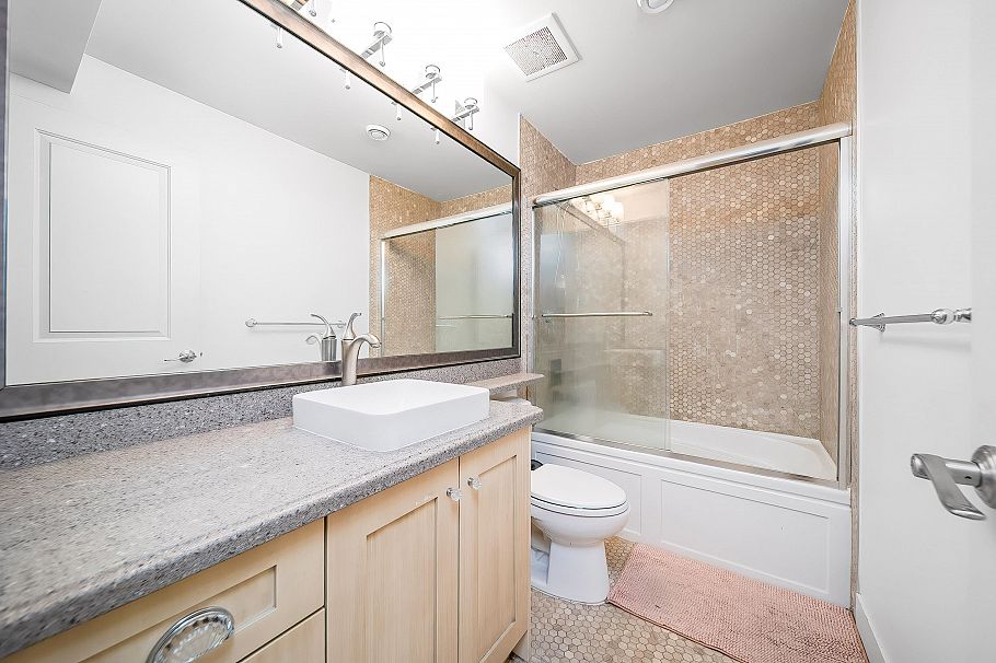 2388 Macdonald Street Vancouver, BC - 8