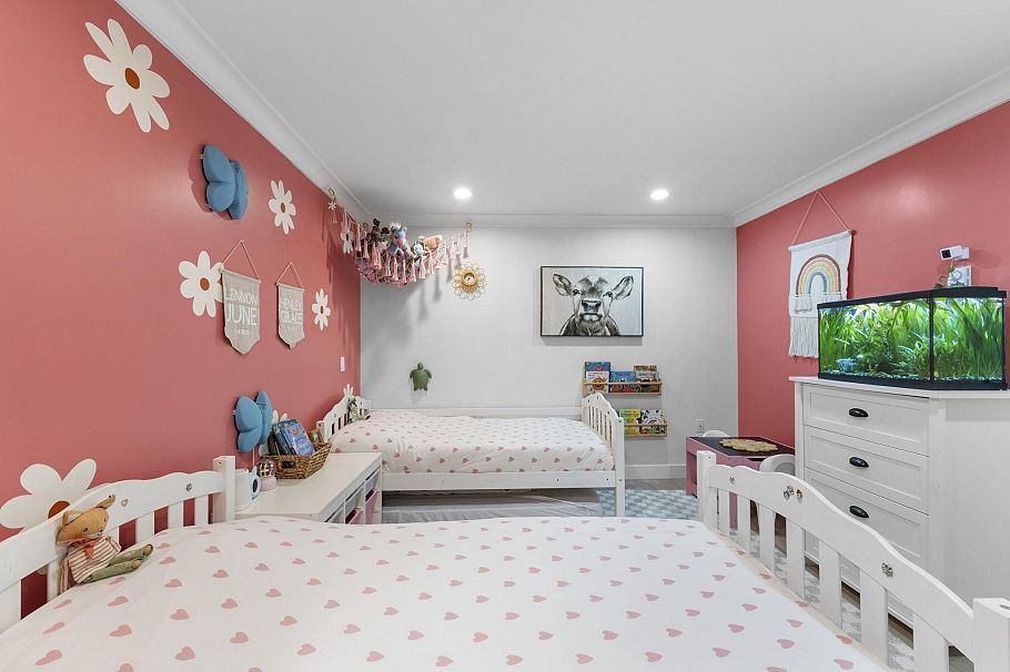 102 1500 Ostler Court North Vancouver, BC - 23