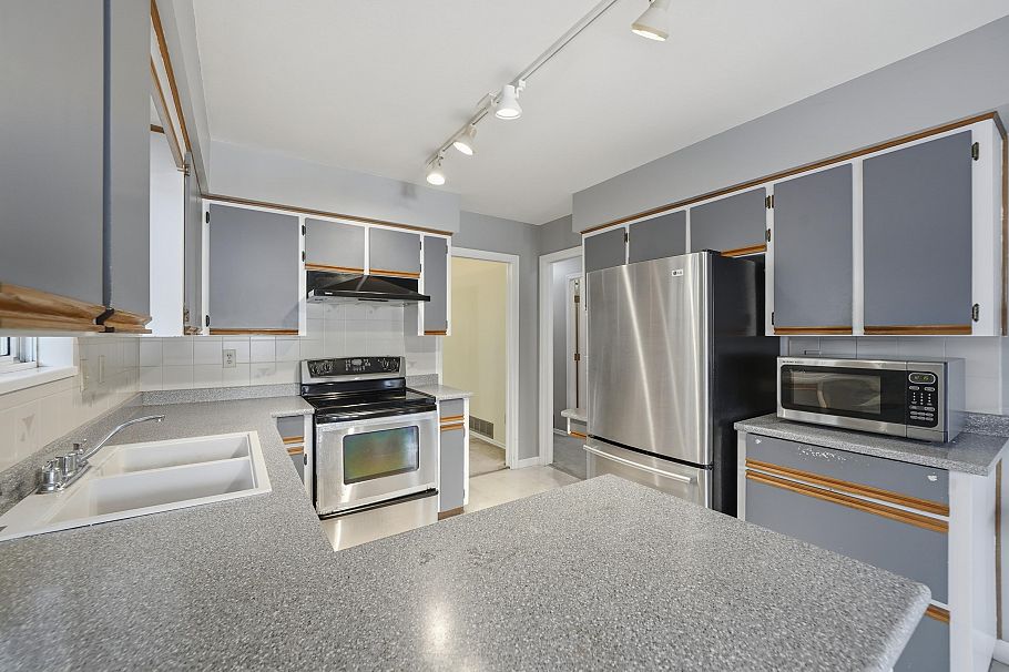 2915 Charles Street Vancouver, BC - 7