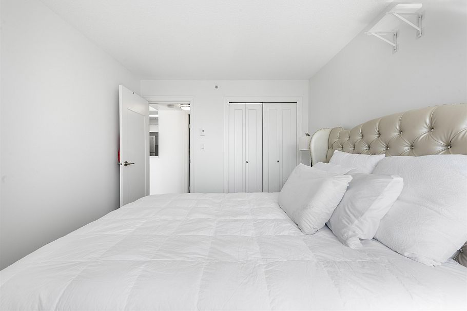 1401 811 Helmcken Street Vancouver, BC - 8