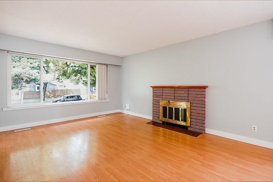 upper 5120 FAIRMONT, Vancouver BC V5R 3V3 Vancouver, BC - 2