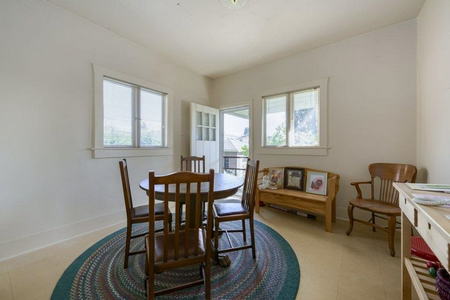 535 W 15th Street North Vancouver, BC - 10