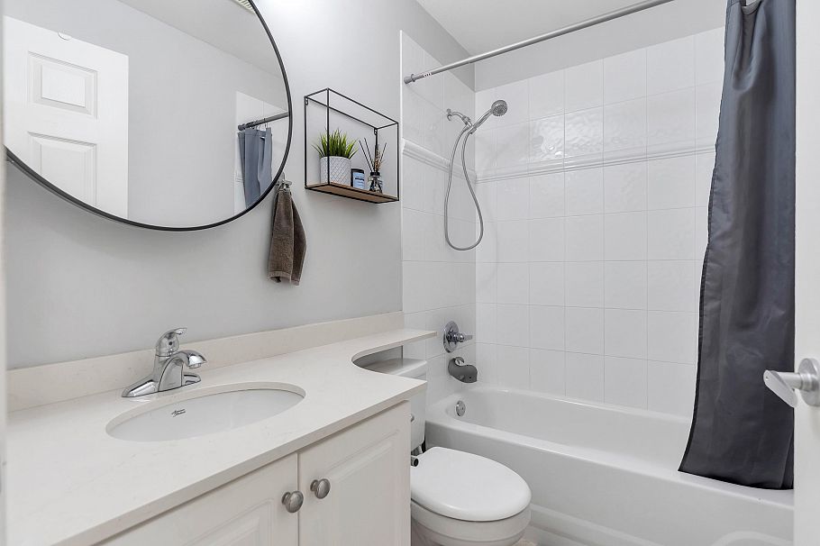 8533 Aquitania Place Vancouver, BC - 26