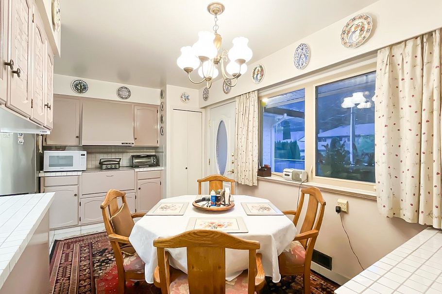 4680 W 15th Avenue Vancouver, BC - 16