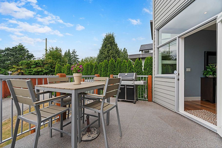 2005 Larson Road North Vancouver, BC - 35