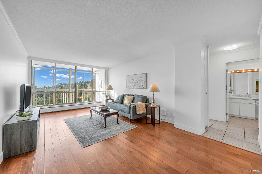 1812 2016 Fullerton Avenue North Vancouver, BC - 2