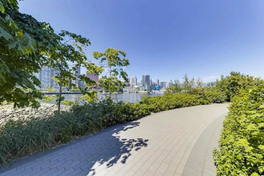 1618 Columbia Street Vancouver, BC - 26