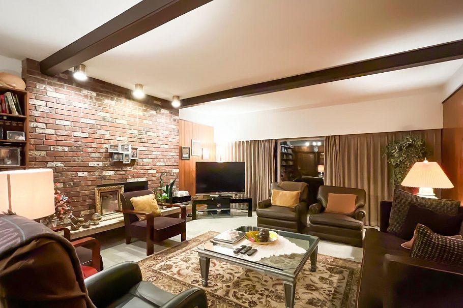 4680 W 15th Avenue Vancouver, BC - 8