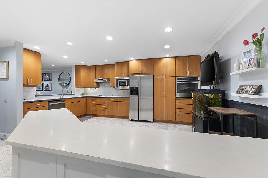 102 1500 Ostler Court North Vancouver, BC - 10