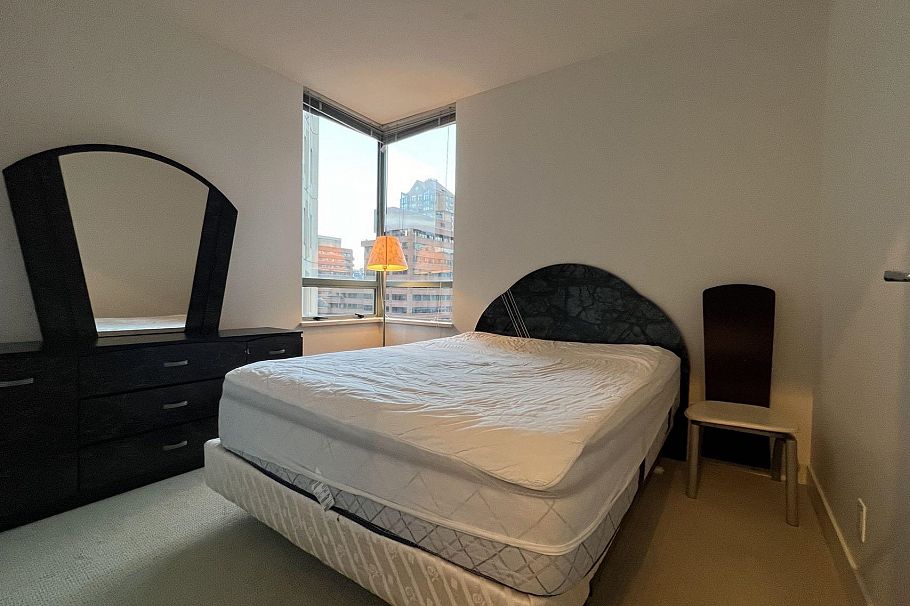 807 1238 Burrard Street Vancouver, BC - 2