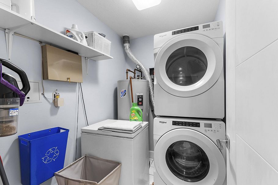 102 1500 Ostler Court North Vancouver, BC - 26