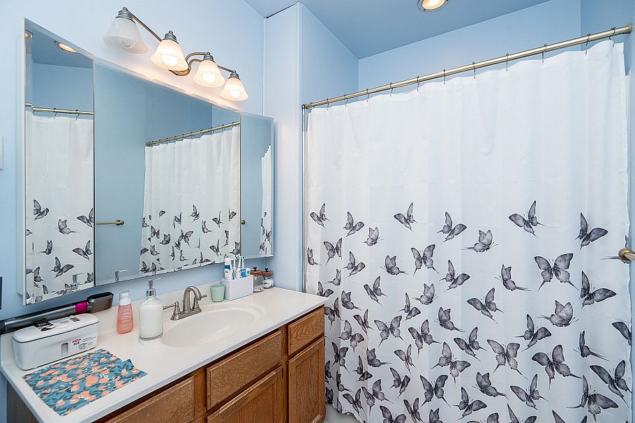 156 E 53rd Avenue Vancouver, BC - 7