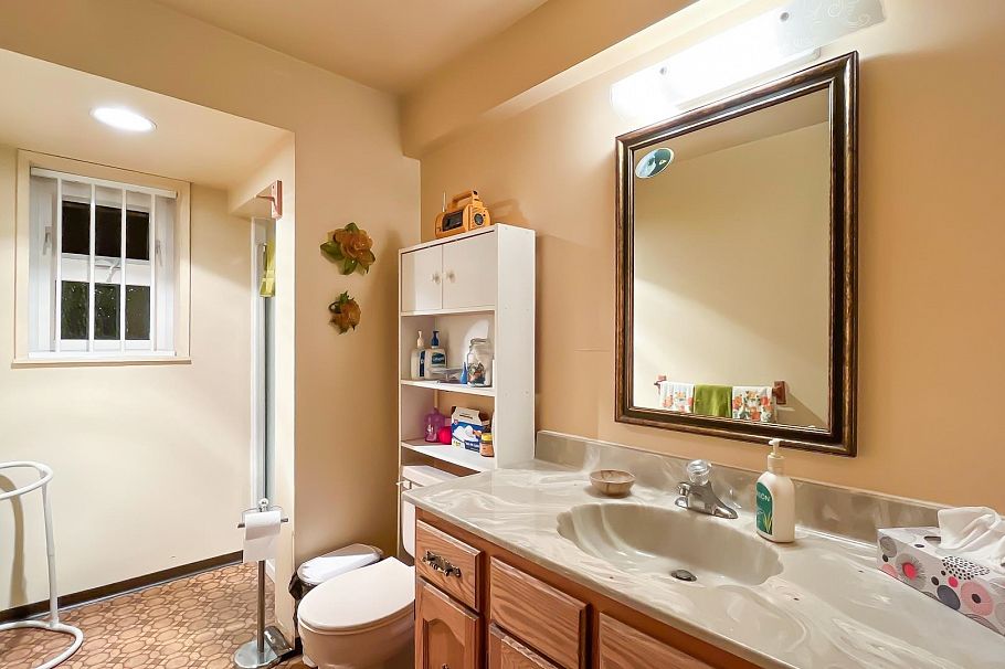 4680 W 15th Avenue Vancouver, BC - 39