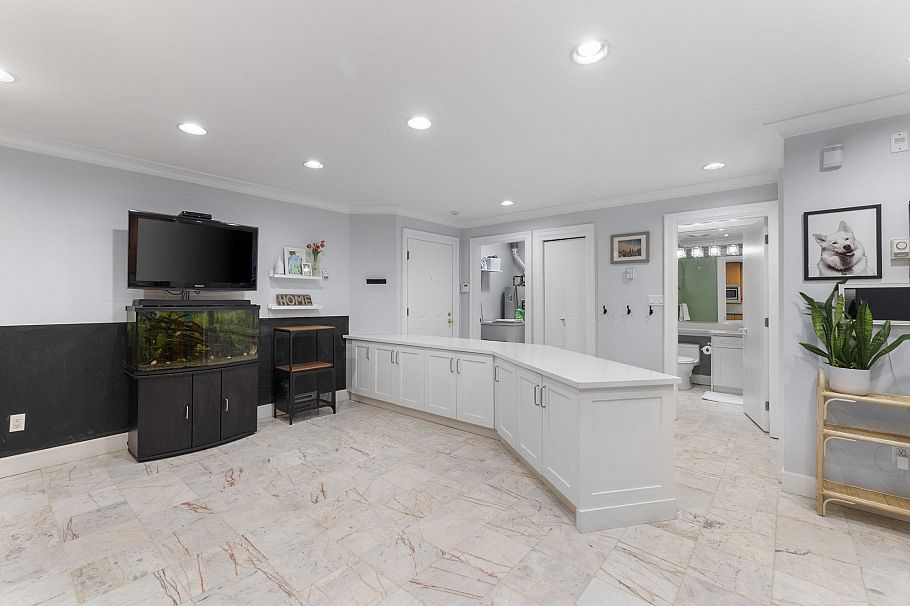 102 1500 Ostler Court North Vancouver, BC - 12