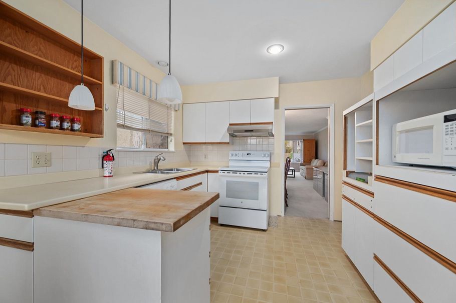 3845 W 14TH, Vancouver BC V6R 2X1 Vancouver, BC - 6