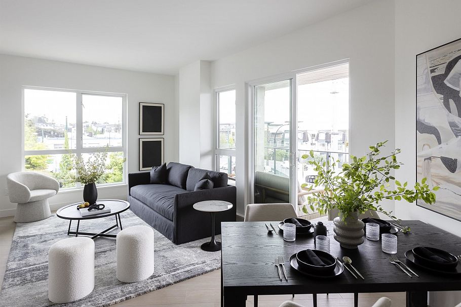 659 422 E 3rd Street North Vancouver, BC - 1