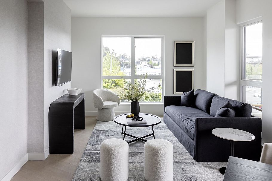 659 422 E 3rd Street North Vancouver, BC - 2