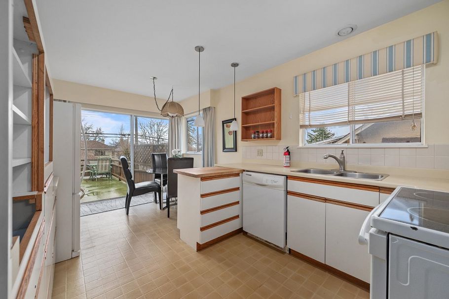 3845 W 14TH, Vancouver BC V6R 2X1 Vancouver, BC - 5