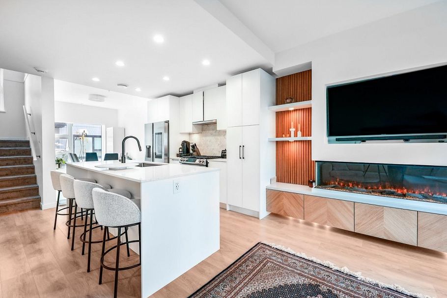 137 535 E 2nd Street North Vancouver, BC - 2