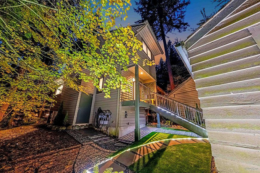 867 Frederick Road North Vancouver, BC - 35