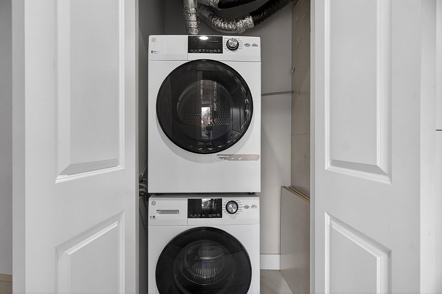 2430 E 41 Avenue Vancouver, BC - 17