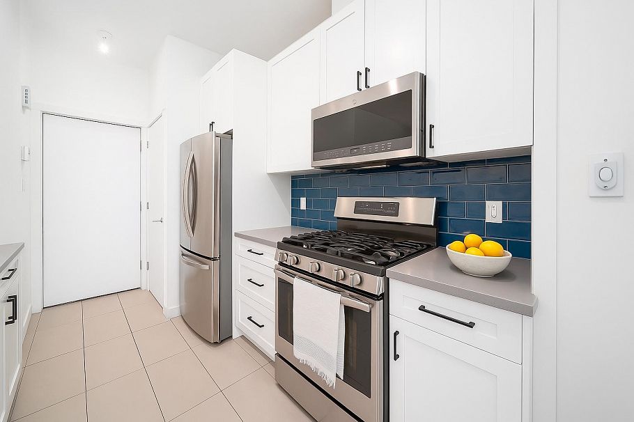 983 Richards Street Vancouver, BC - 8