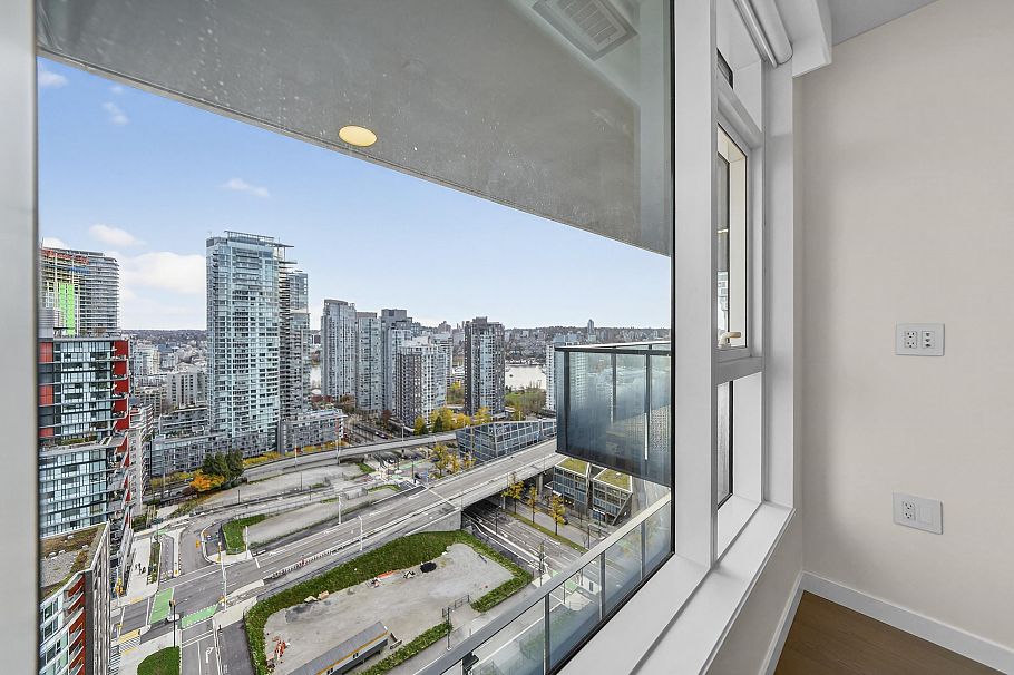 2403 1335 Howe Street Vancouver, BC - 23