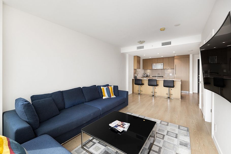 810 125 E 14th Street North Vancouver, BC - 6