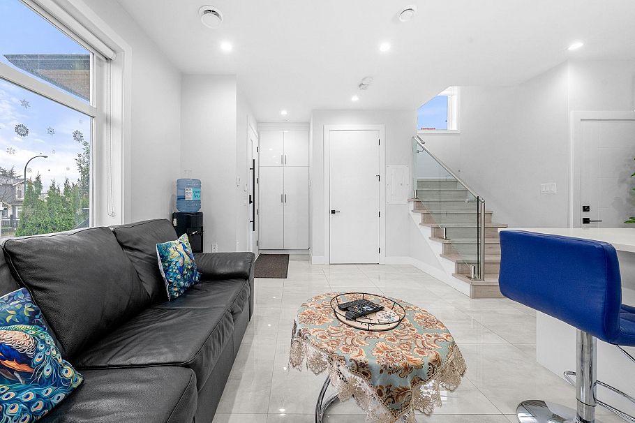 6751 Knight Street Vancouver, BC - 6