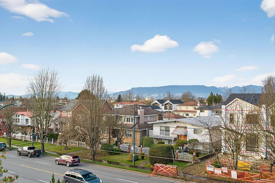 2430 E 41 Avenue Vancouver, BC - 25