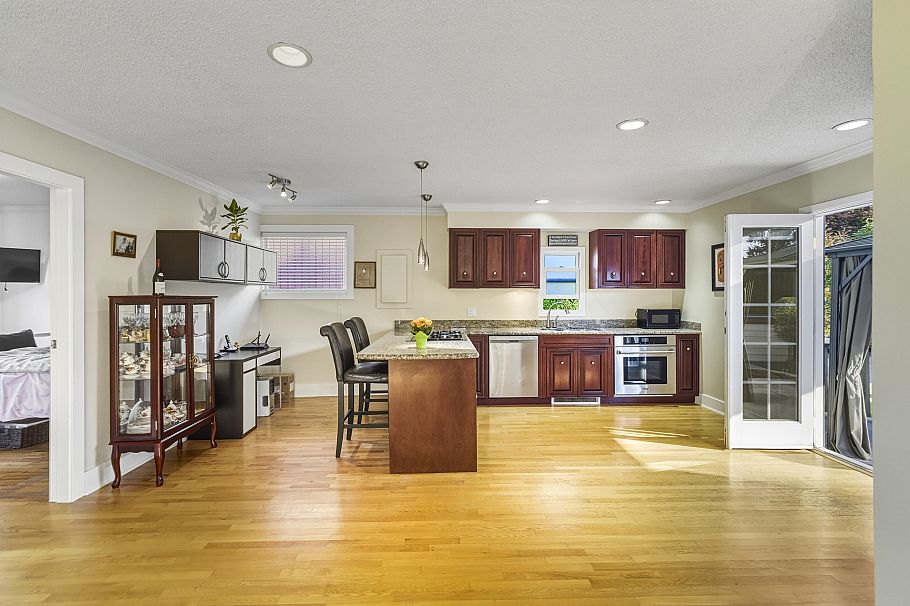 715 Kilkeel Place North Vancouver, BC - 7