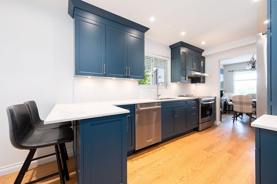 4 260 E 4th Street North Vancouver, BC - 16