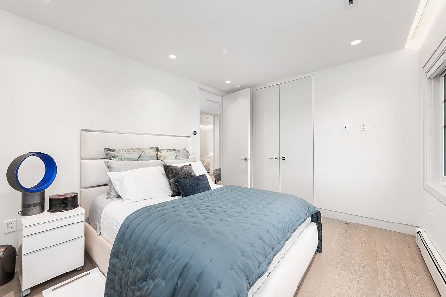 1407 W 33rd Avenue Vancouver, BC - 20