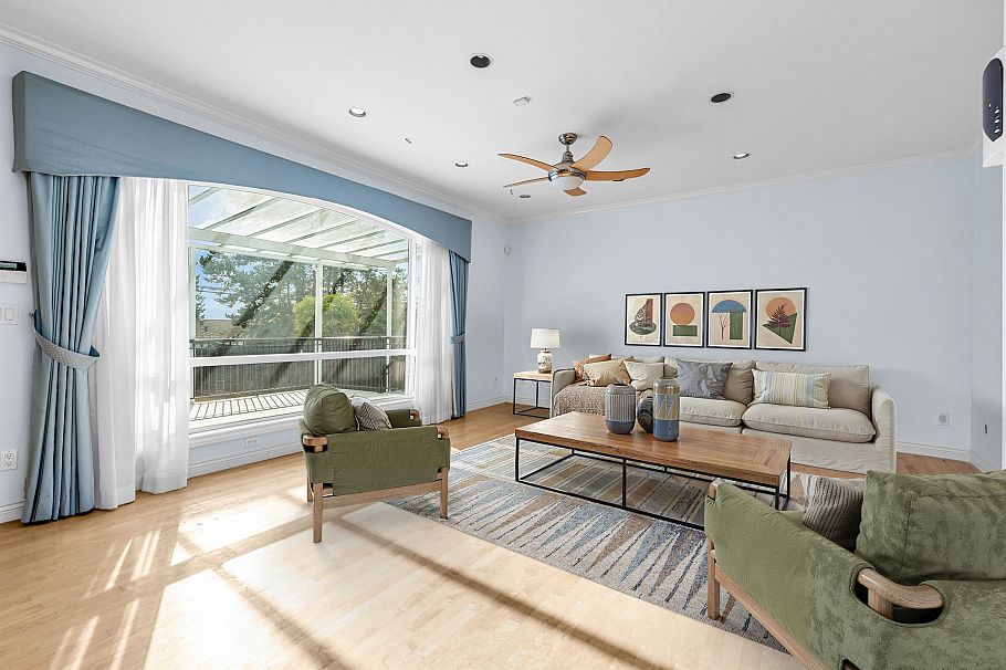 213 W 28th Street North Vancouver, BC - 5