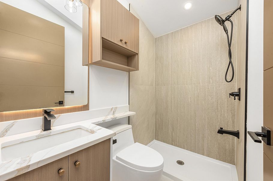 2 847 E 10th Avenue Vancouver, BC - 24