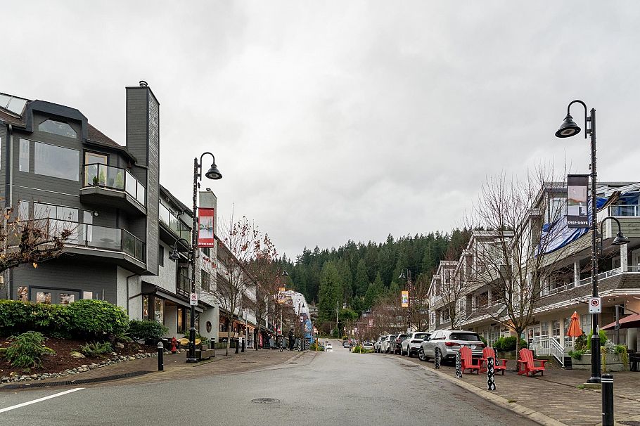 13 2151 Banbury Road North Vancouver, BC - 40