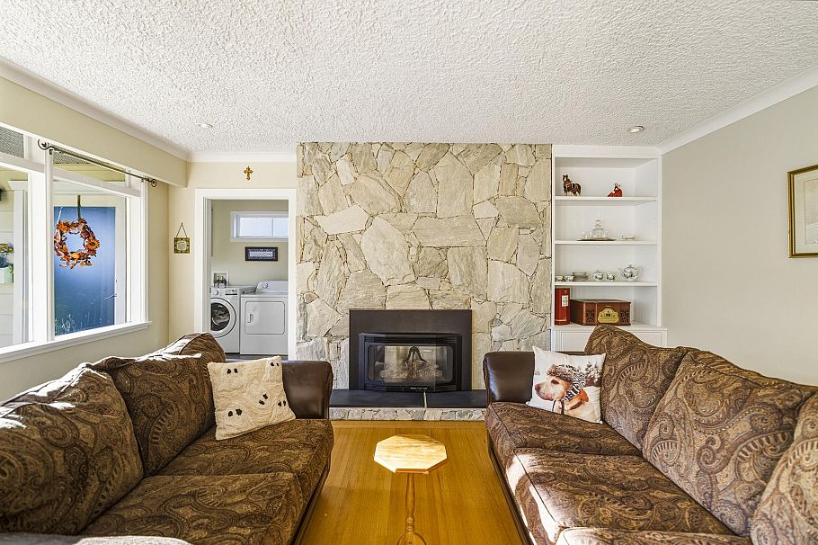 715 Kilkeel Place North Vancouver, BC - 4