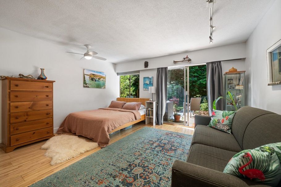 109 36 E 14th Avenue Vancouver, BC - 2