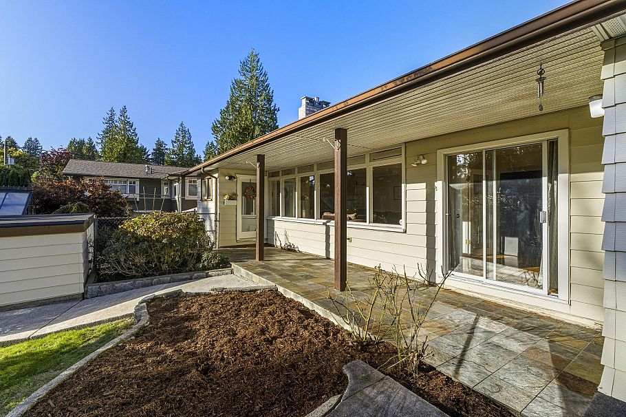 715 Kilkeel Place North Vancouver, BC - 21