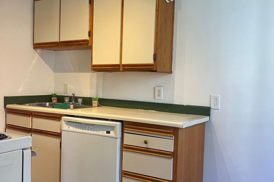 210 1050 Jervis Street Vancouver, BC - 12