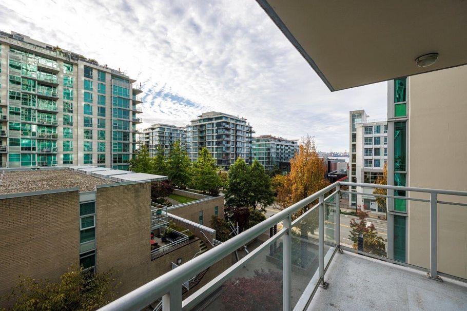 501 138 E Esplanade North Vancouver, BC - 16